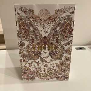 🛍  DIOR shopping bag.